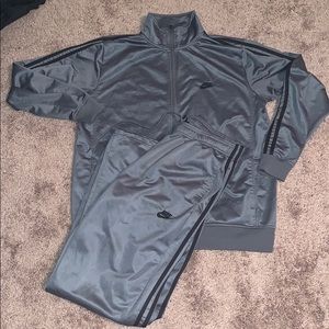Grey men's Nike track suit!